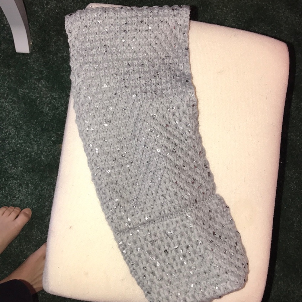 gray scarf